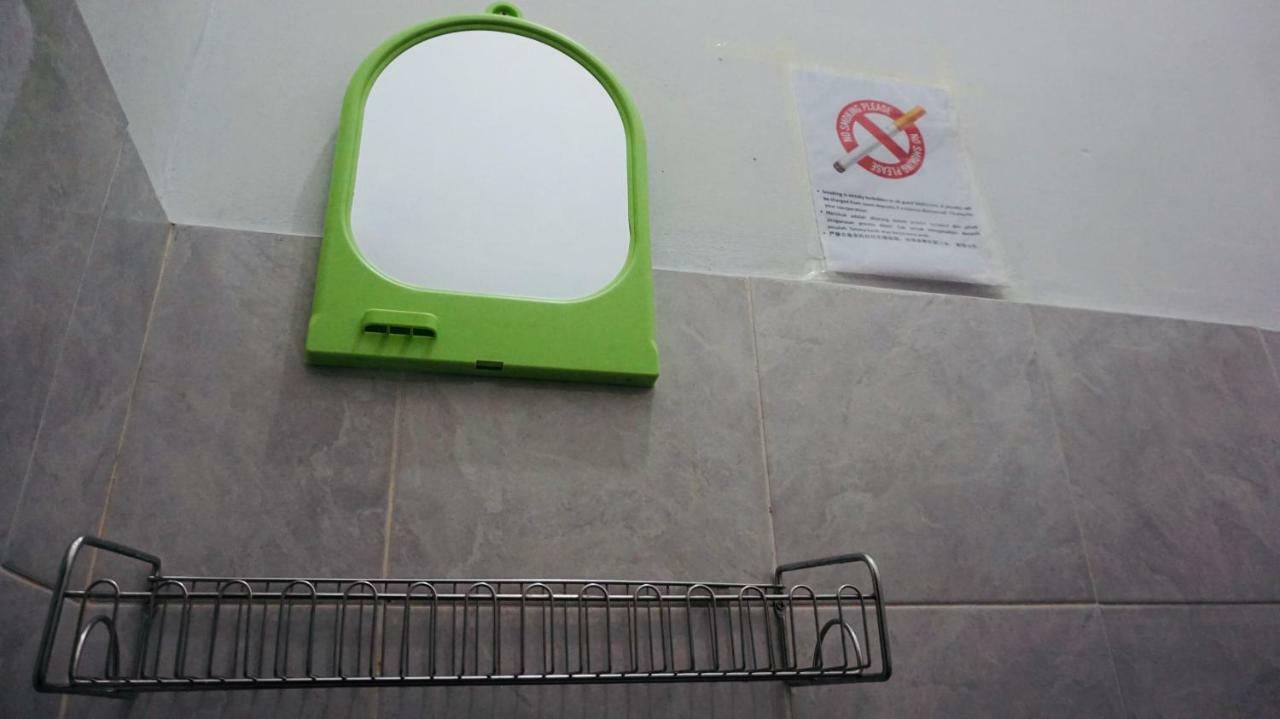 Jiaxin Hostel Ulu Tiram Exterior foto